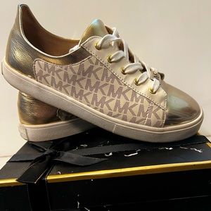 MK Gold Leather Signature Youth size 3